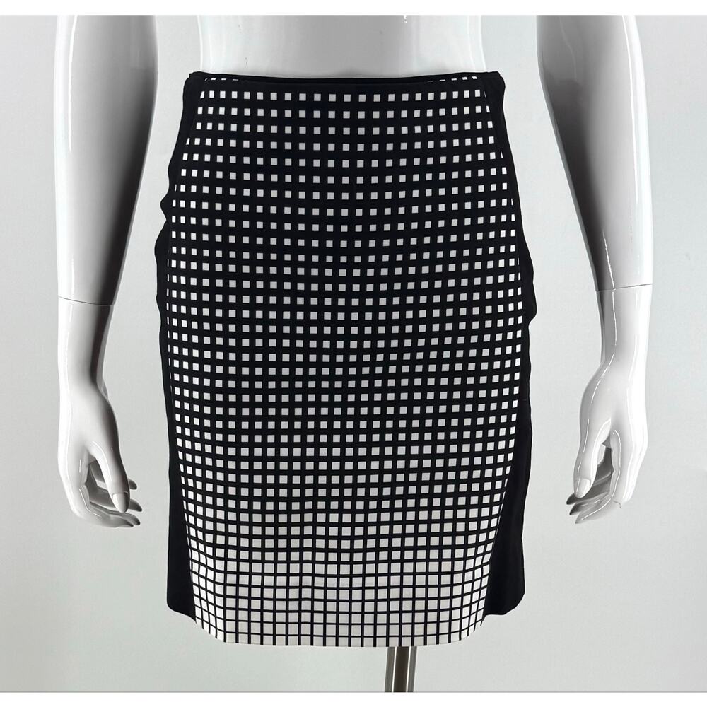 White House Black Market Pencil Skirt Size 0P Windowpane Checkered Illusion